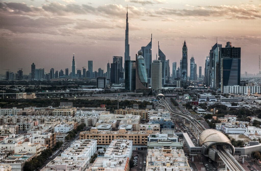 كيف تبدأ مشروعًا تجاريًا في الإمارات كمغترب؟