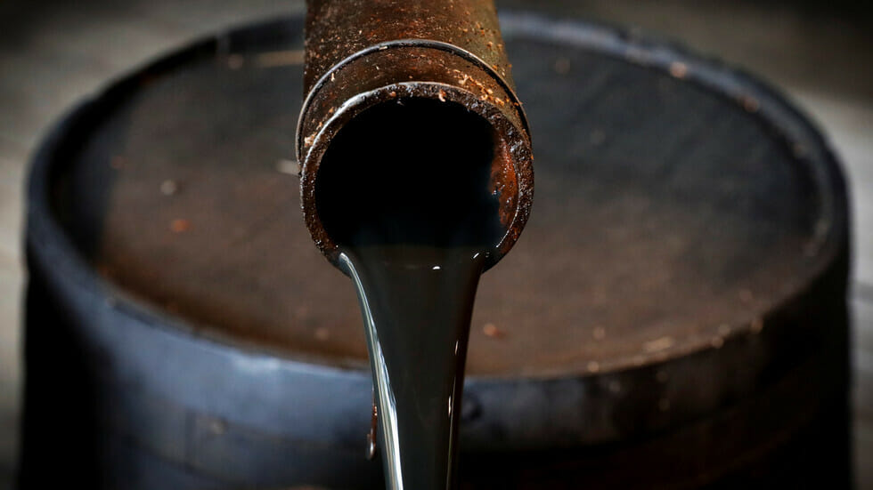 كيف يتم تداول النفط؟