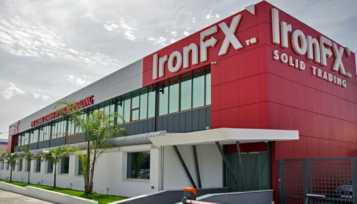 أنواع الحسابات في شركة IronFX