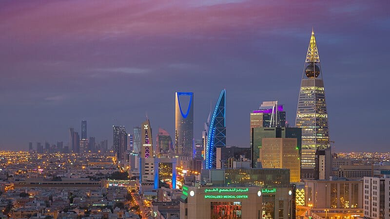 السعودية تطلق أربع مناطق اقتصادية خاصة