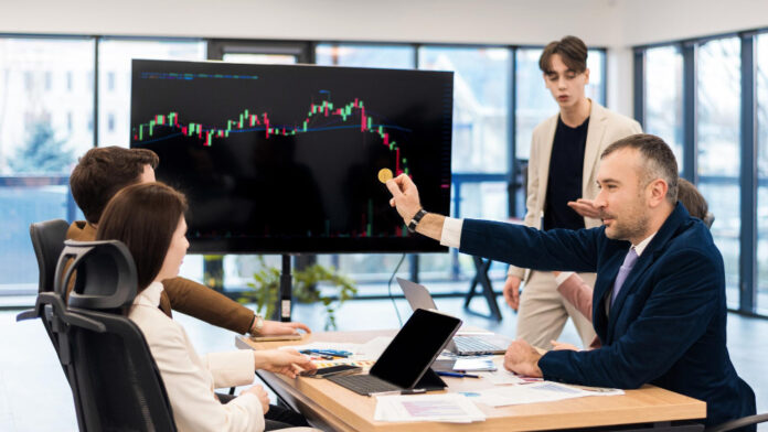 استراتيجيات تداول المراكز: كيف تبني صفقات رابحة بعيدًا عن ضغط اليومي